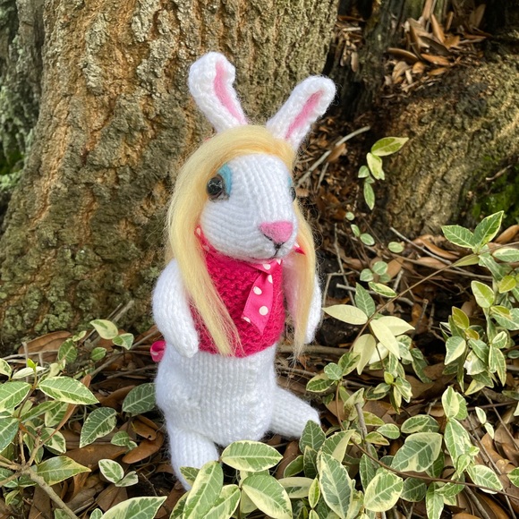 Hand crafted Barbie knit and needle felted Barbiecore bunny artisan 1 of a kind - Picture 14 of 16